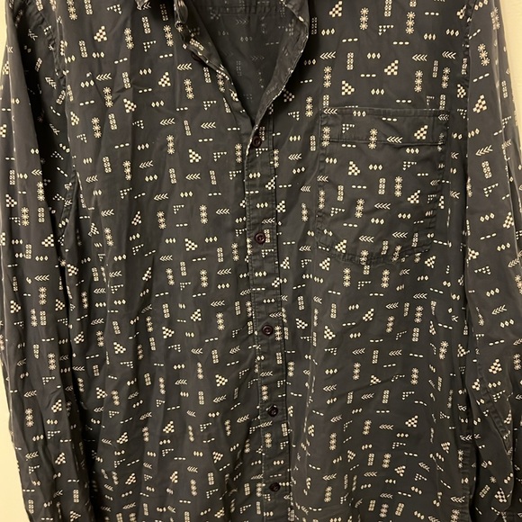 Quality Patterned Button Up - Picture 3 of 3